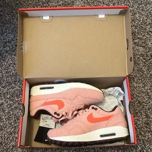 Nike air max coral stardust/bright coral
